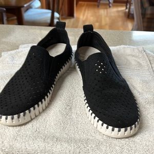 Pair of shoes size 37. Brand Isle Jacobsen